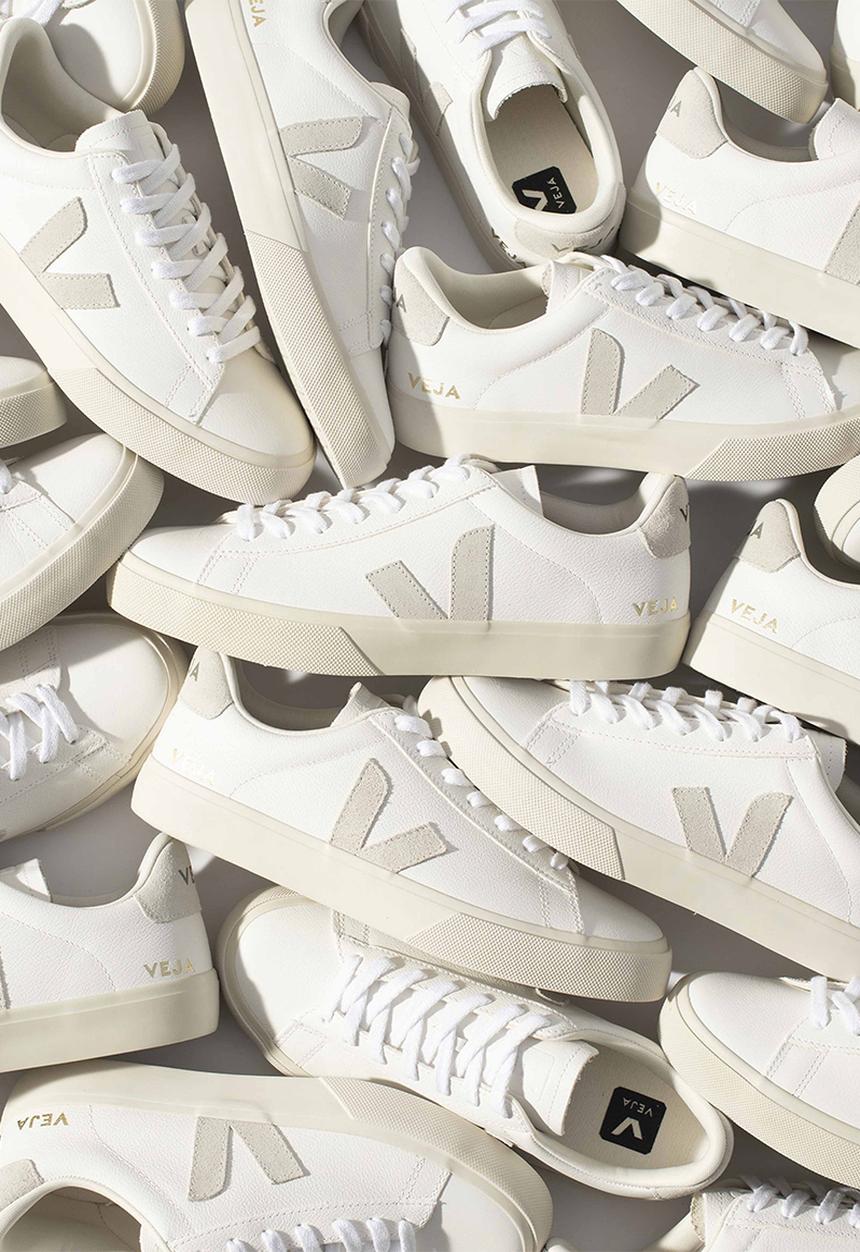 VEJA - Campo- Extra White Natural Suede