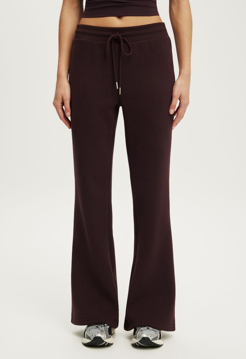 Cotton On - Plush Bootleg Sweatpant - Italian Plum