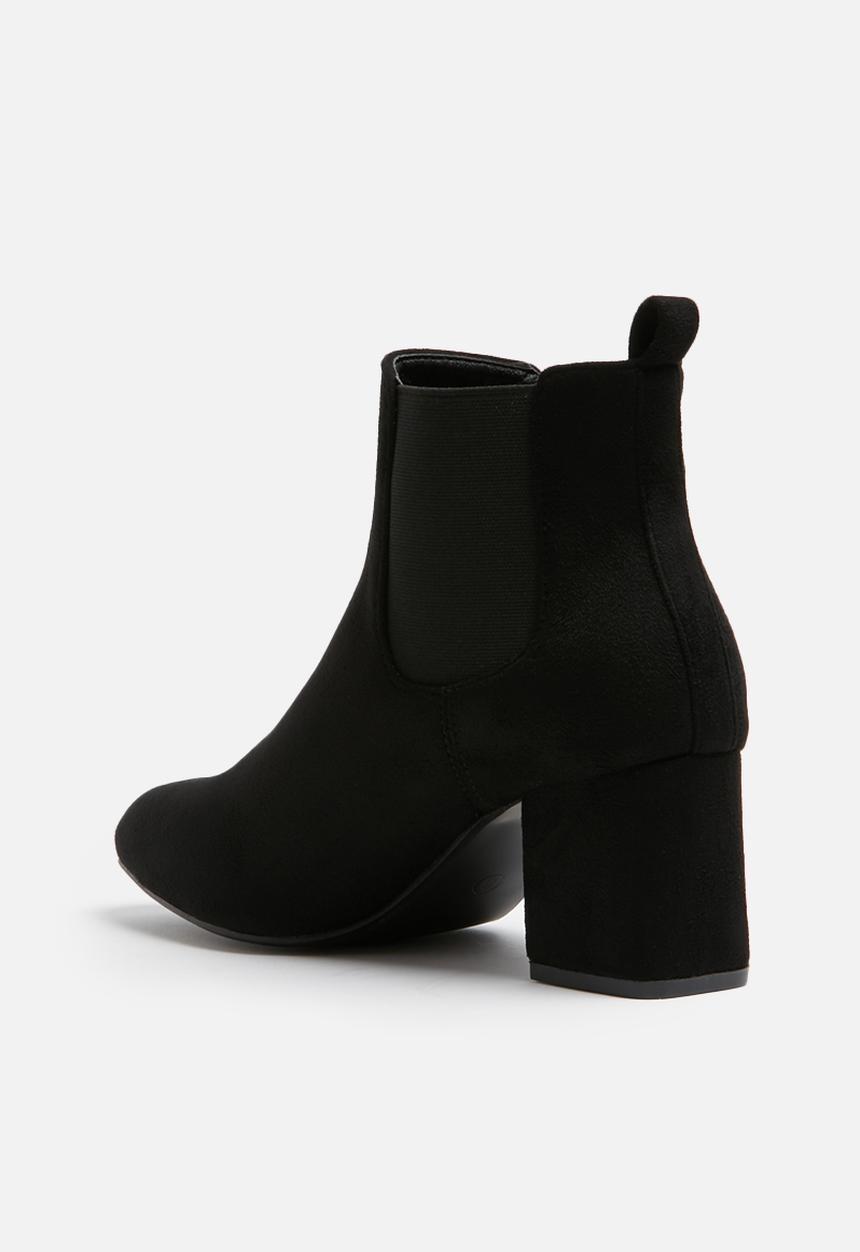 dailyfriday - Heeled Chelsea
