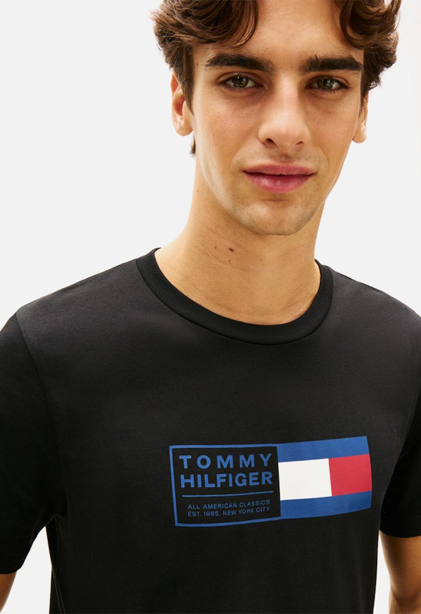 Tommy Hilfiger - BRAND LOVE TEXT BOX TEE - Black