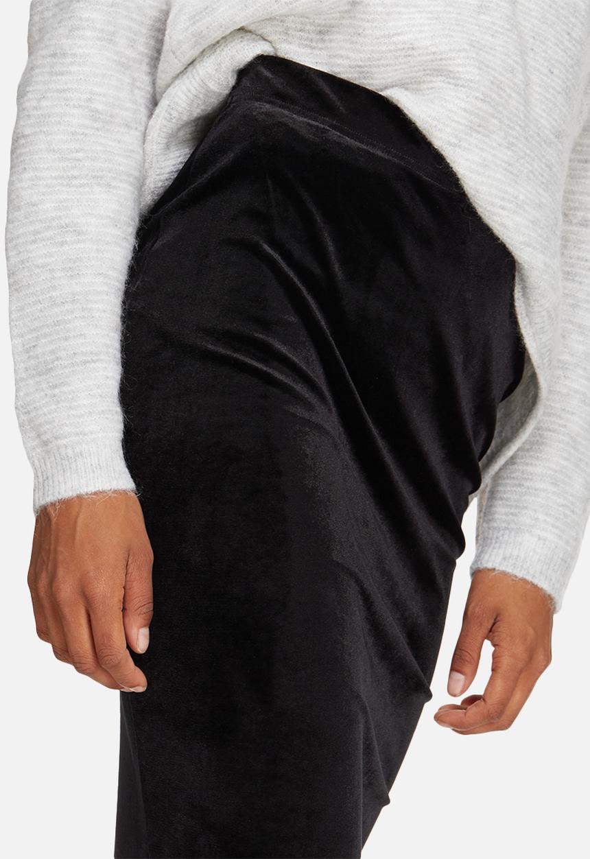 dailyfriday - Velvet pencil skirt