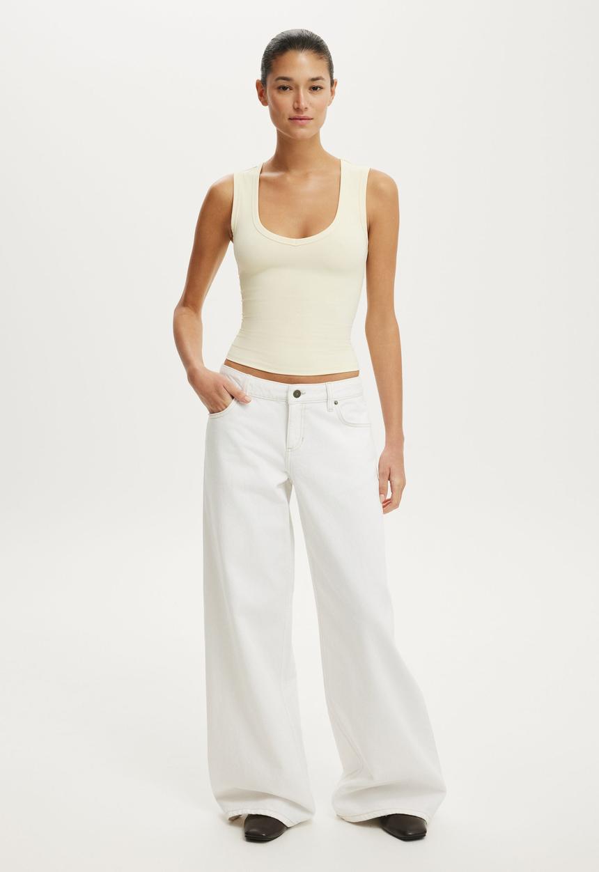 Cotton On - Hold Me V Neck Tank - Vanilla Glow