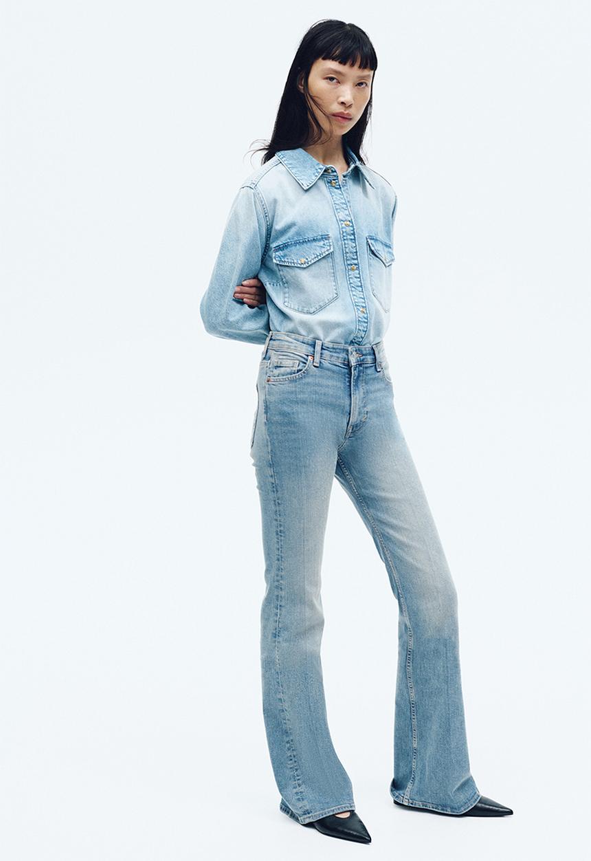 H&M - Flared high jeans - light denim blue