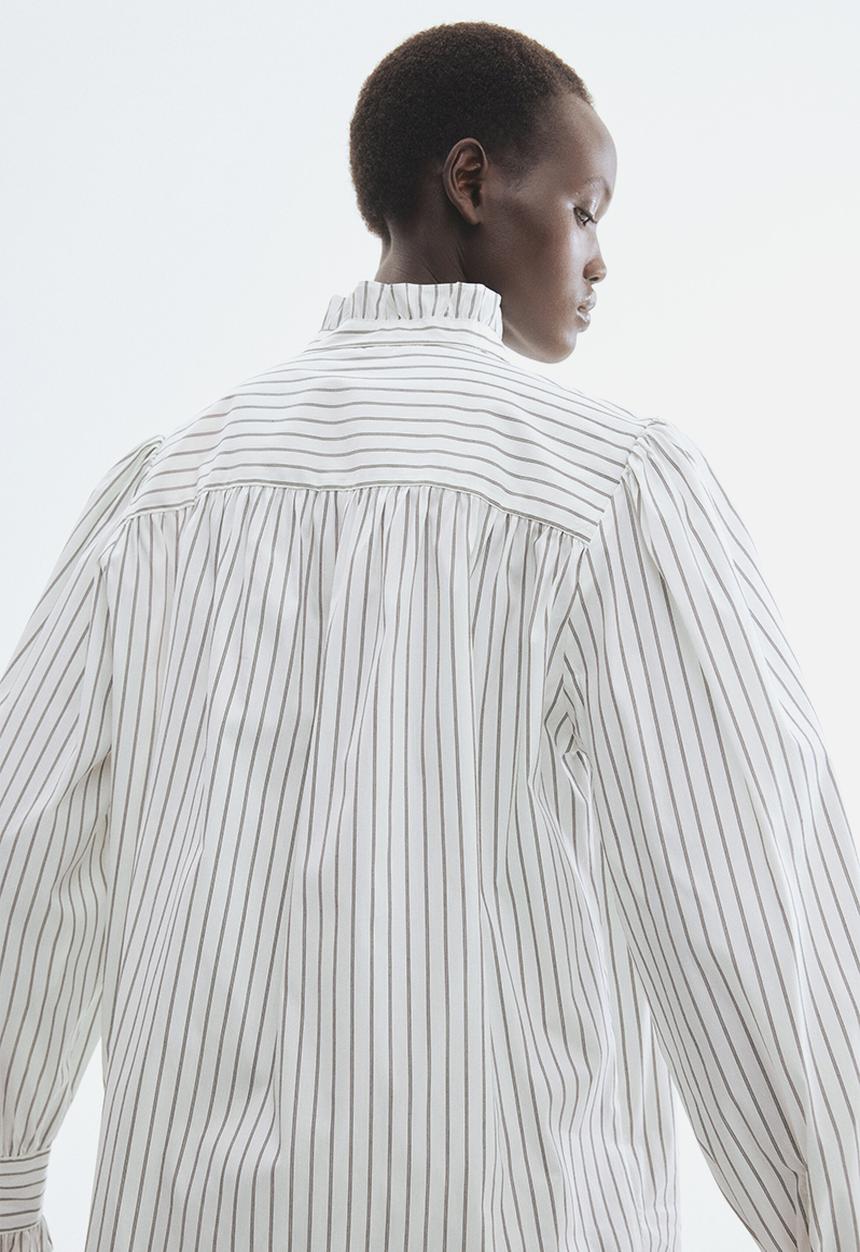 H&M - Frill-trimmed blouse - white/striped