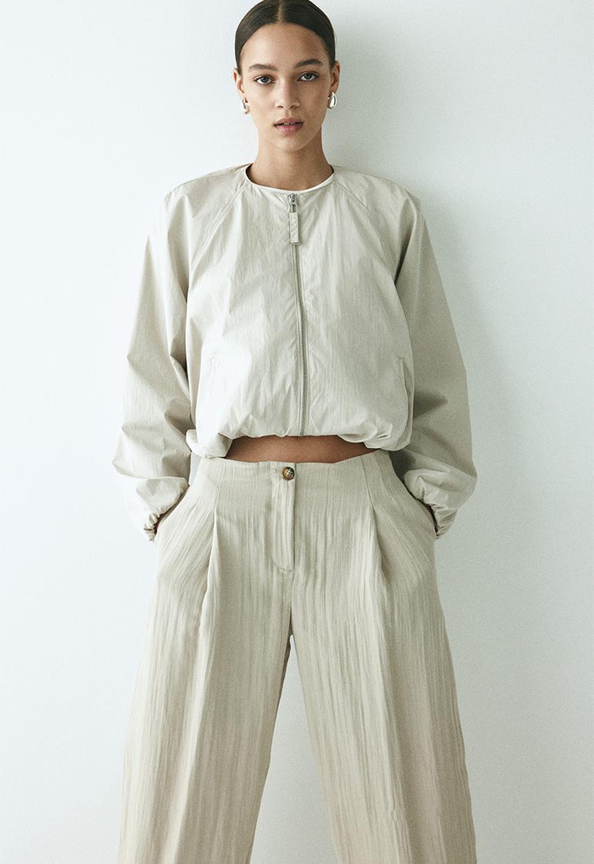 H&M - Crinkled barrel-leg trousers - light beige