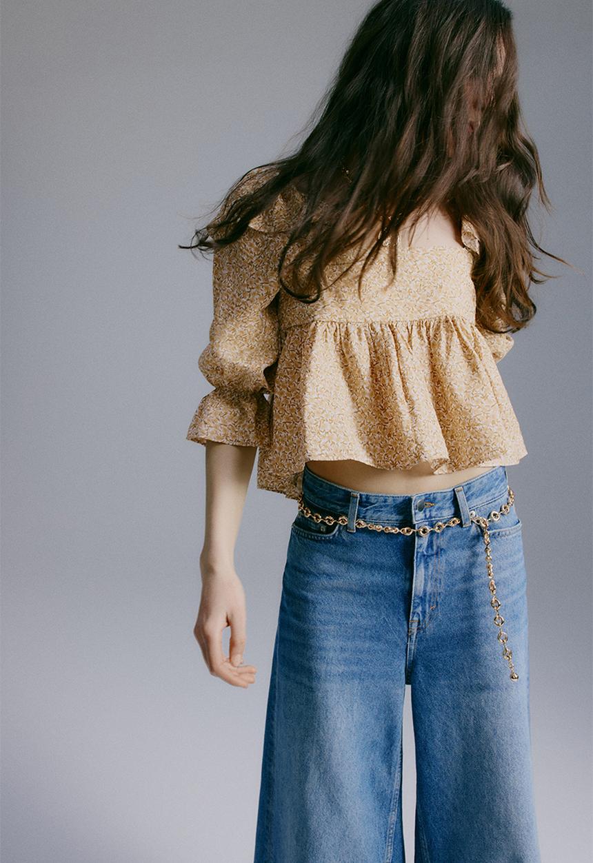 H&M - Flounce-trimmed blouse - beige/floral
