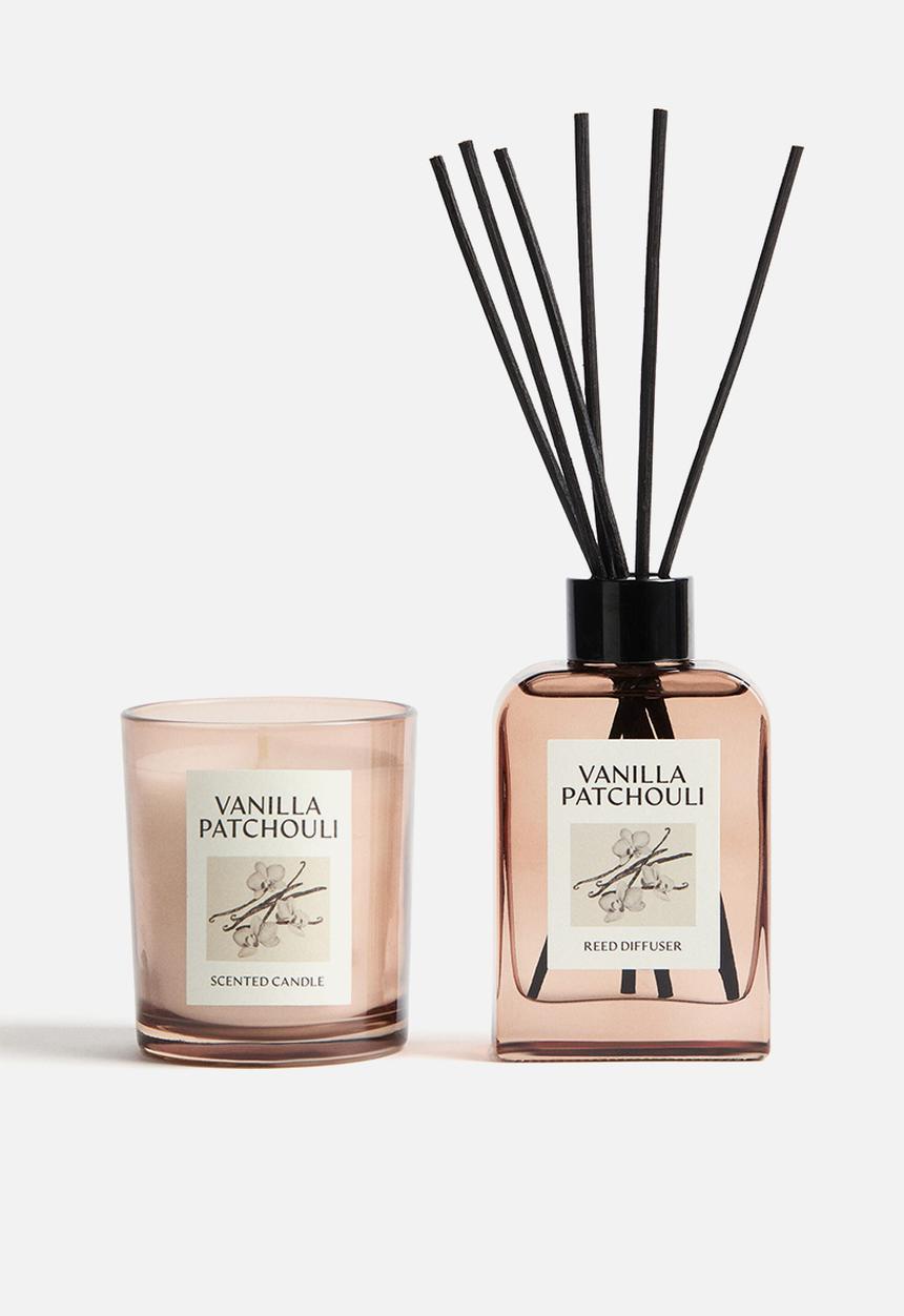 H&M - Scented candle in a glass holder - vanilla patchouli