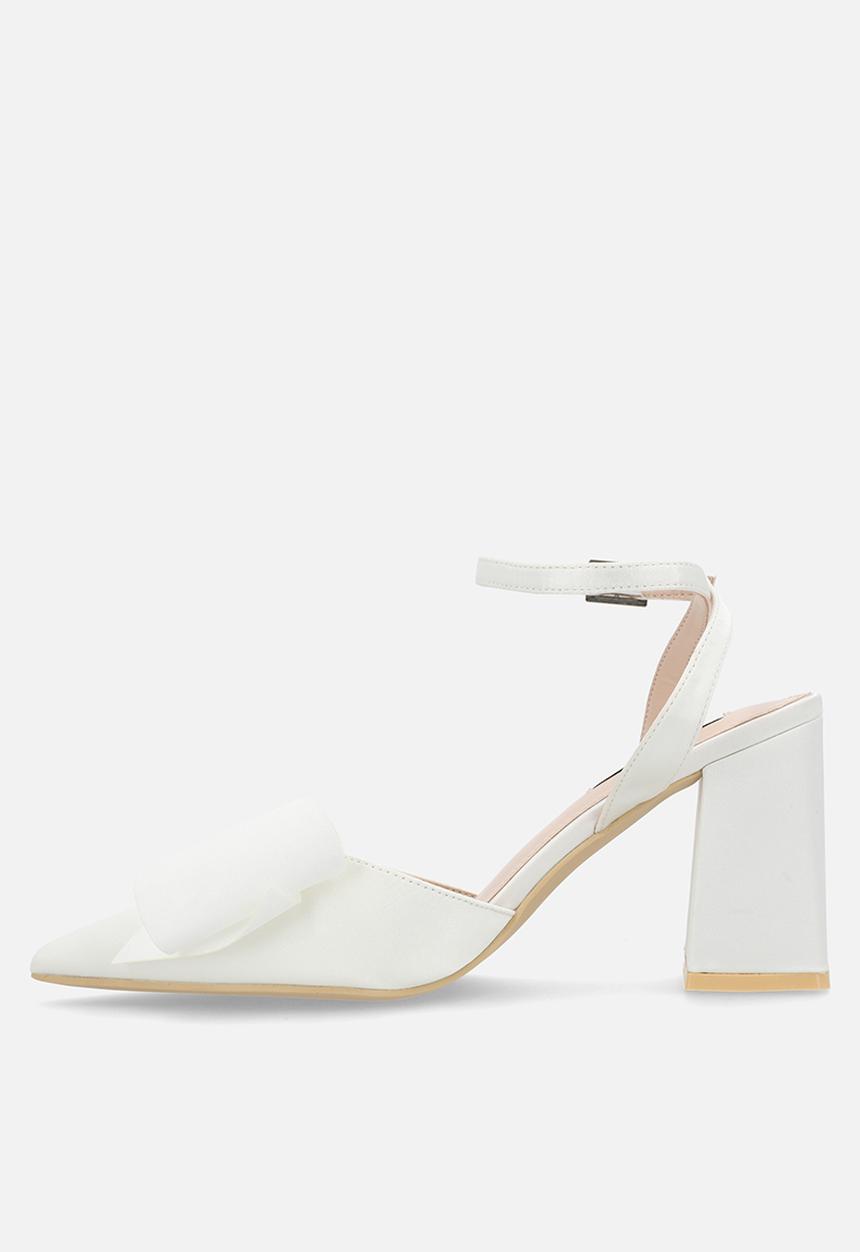 Be Mine - Flavia closed toe block heel ankle strap - ivory satin