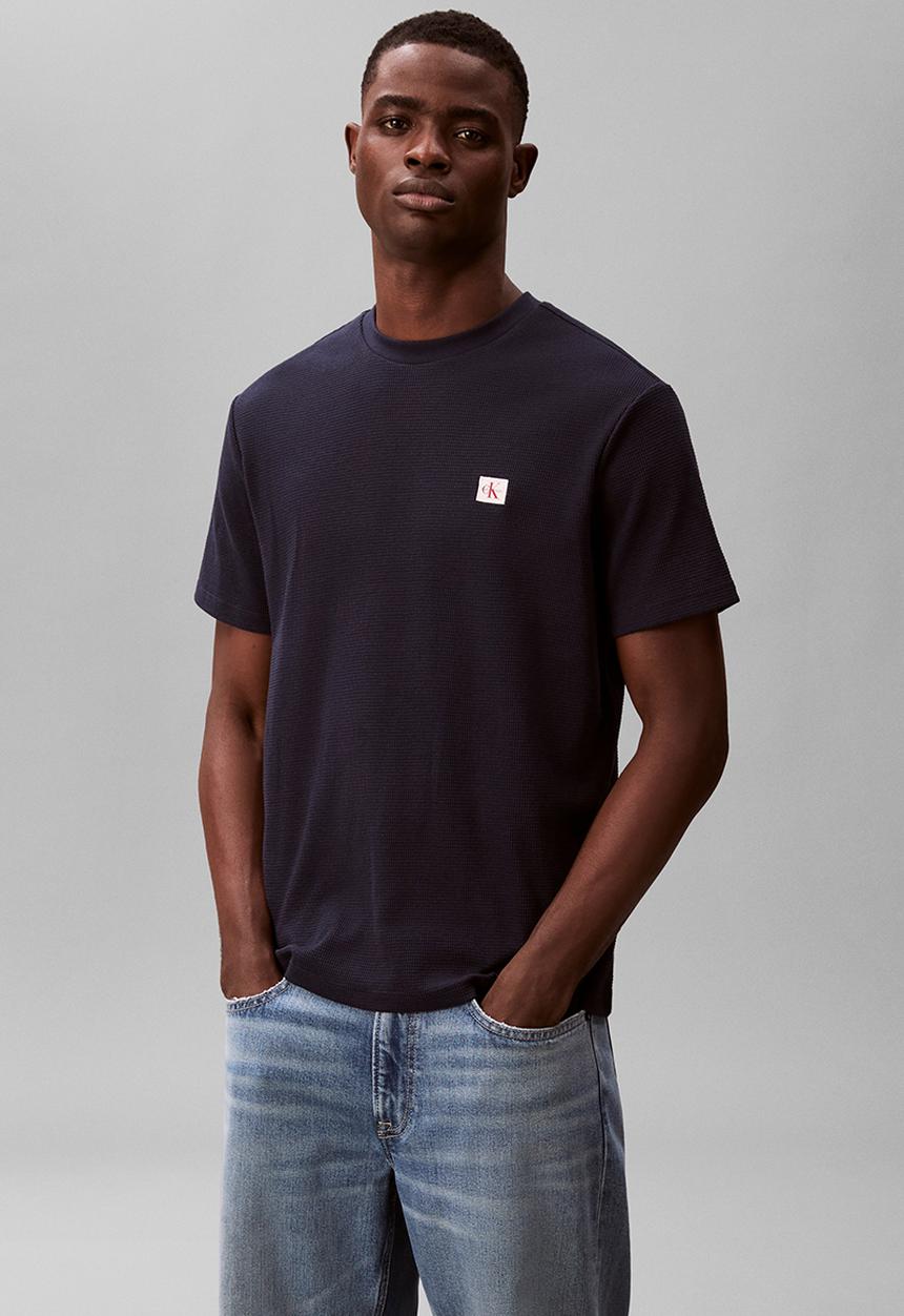 Calvin Klein - SS WAFFLE BADGE CREWNK TEE - Dark Sapphire