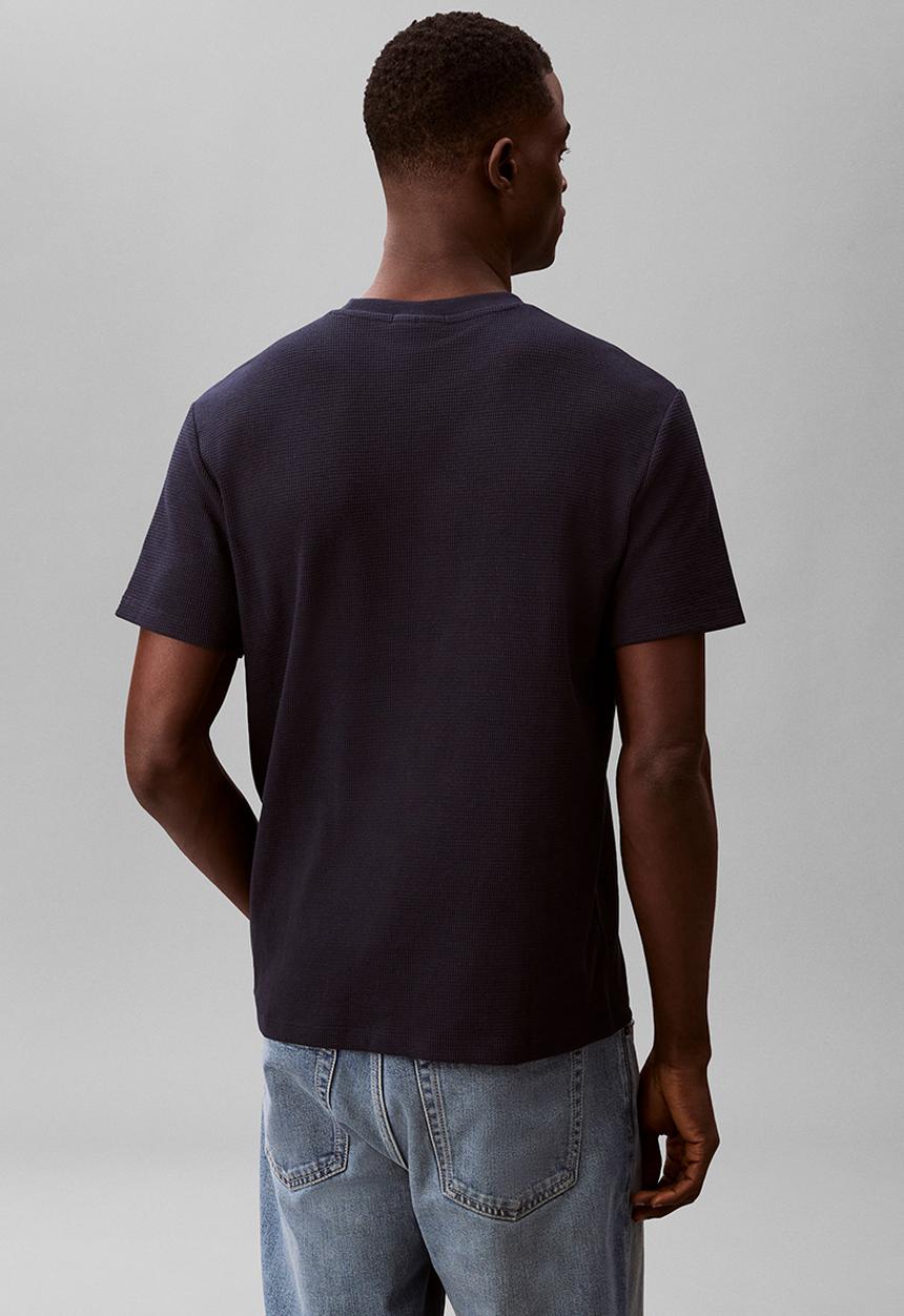 Calvin Klein - SS WAFFLE BADGE CREWNK TEE - Dark Sapphire