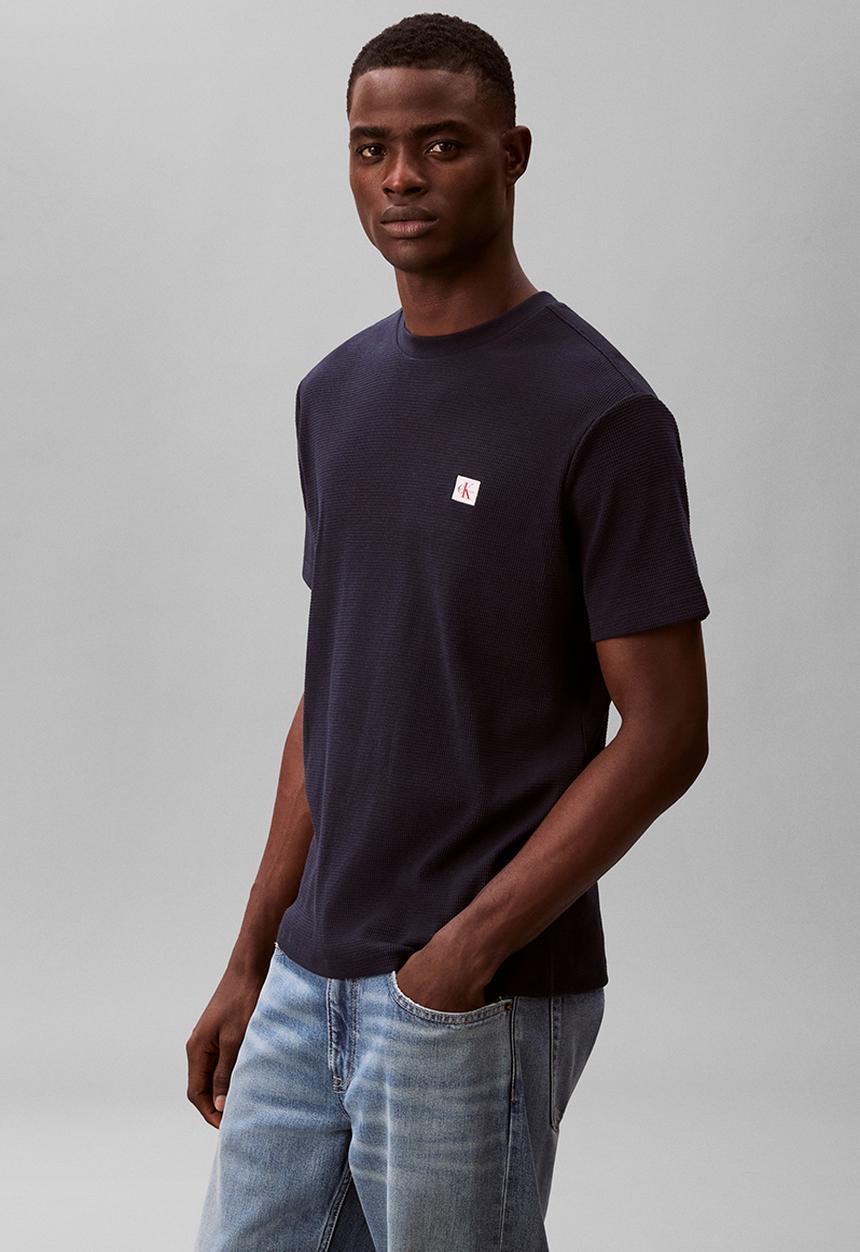 Calvin Klein - SS WAFFLE BADGE CREWNK TEE - Dark Sapphire