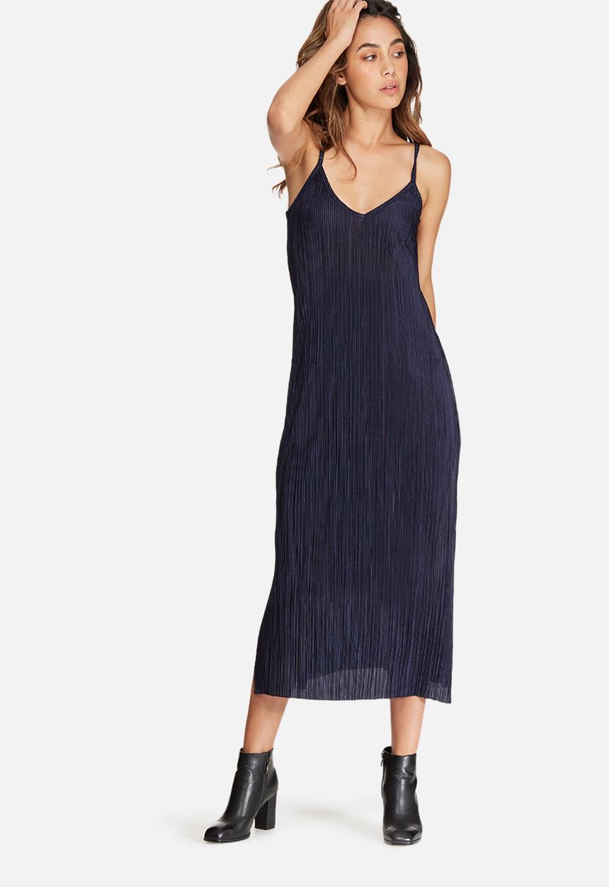 dailyfriday - Plissé v-neck midi slip dress