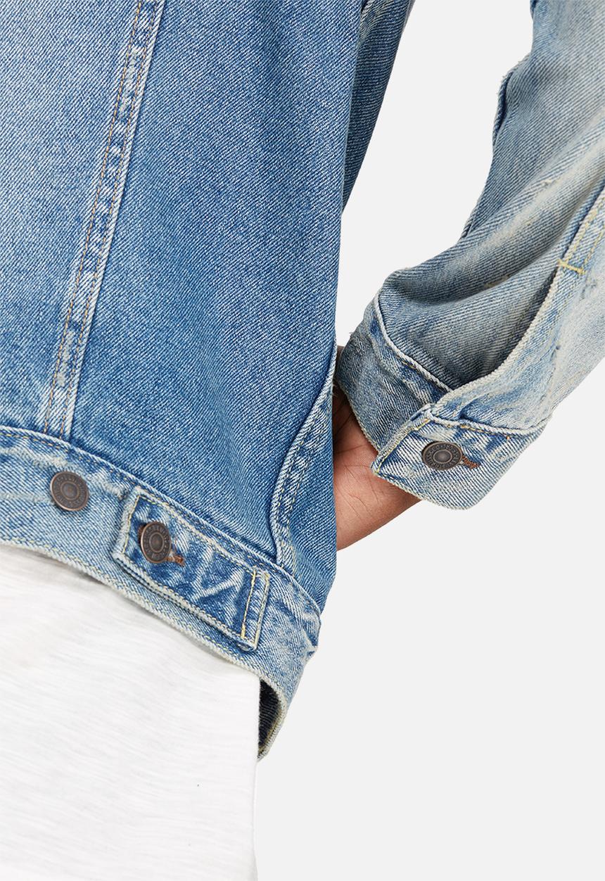 Levi’s® - The trucker jacket