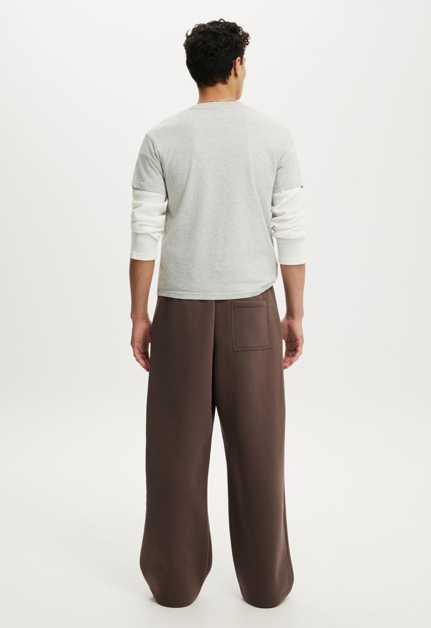 Cotton On - Super Baggy Track Pant - Washed Chocolate