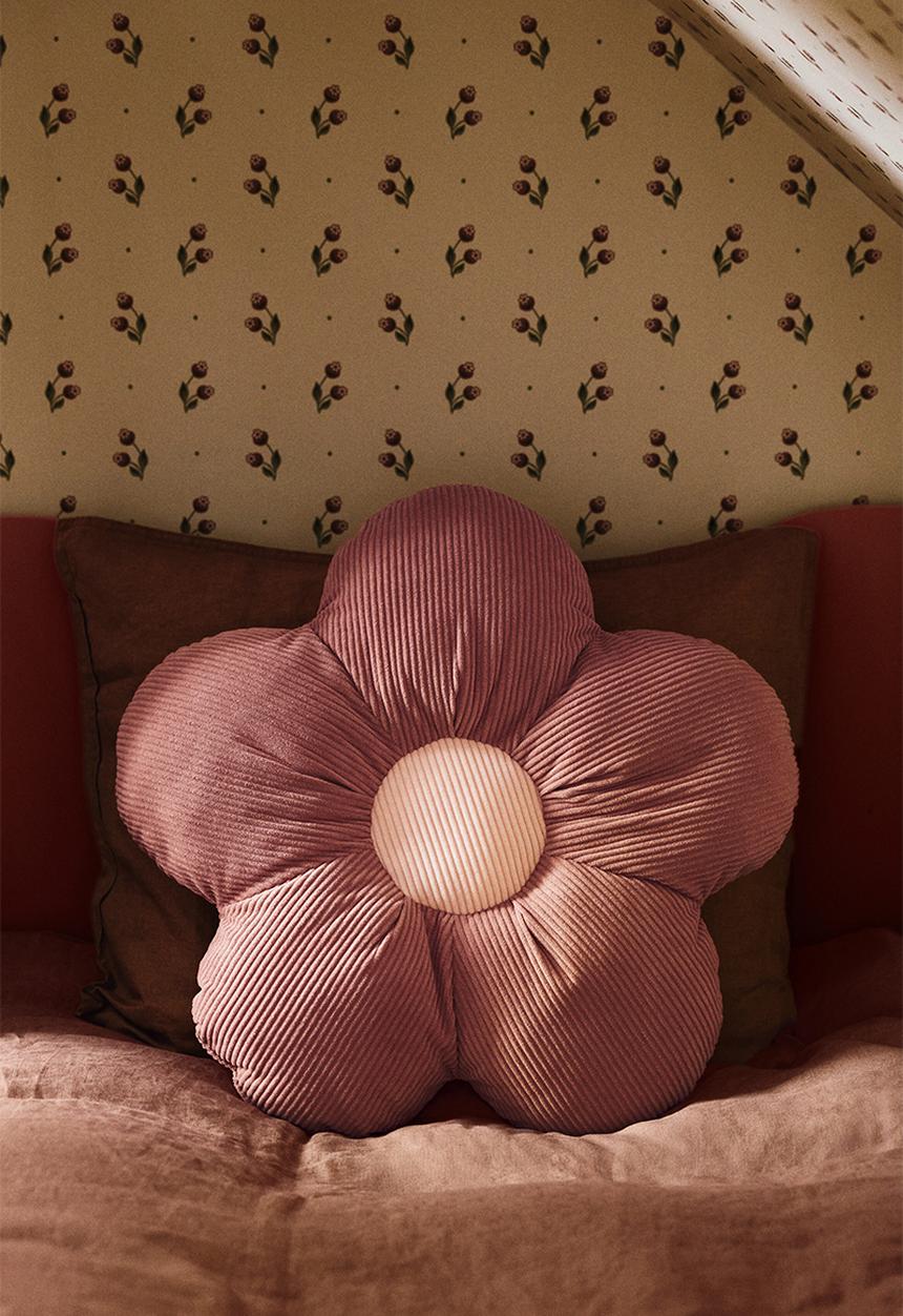 H&M - Flower-shaped cushion - pink