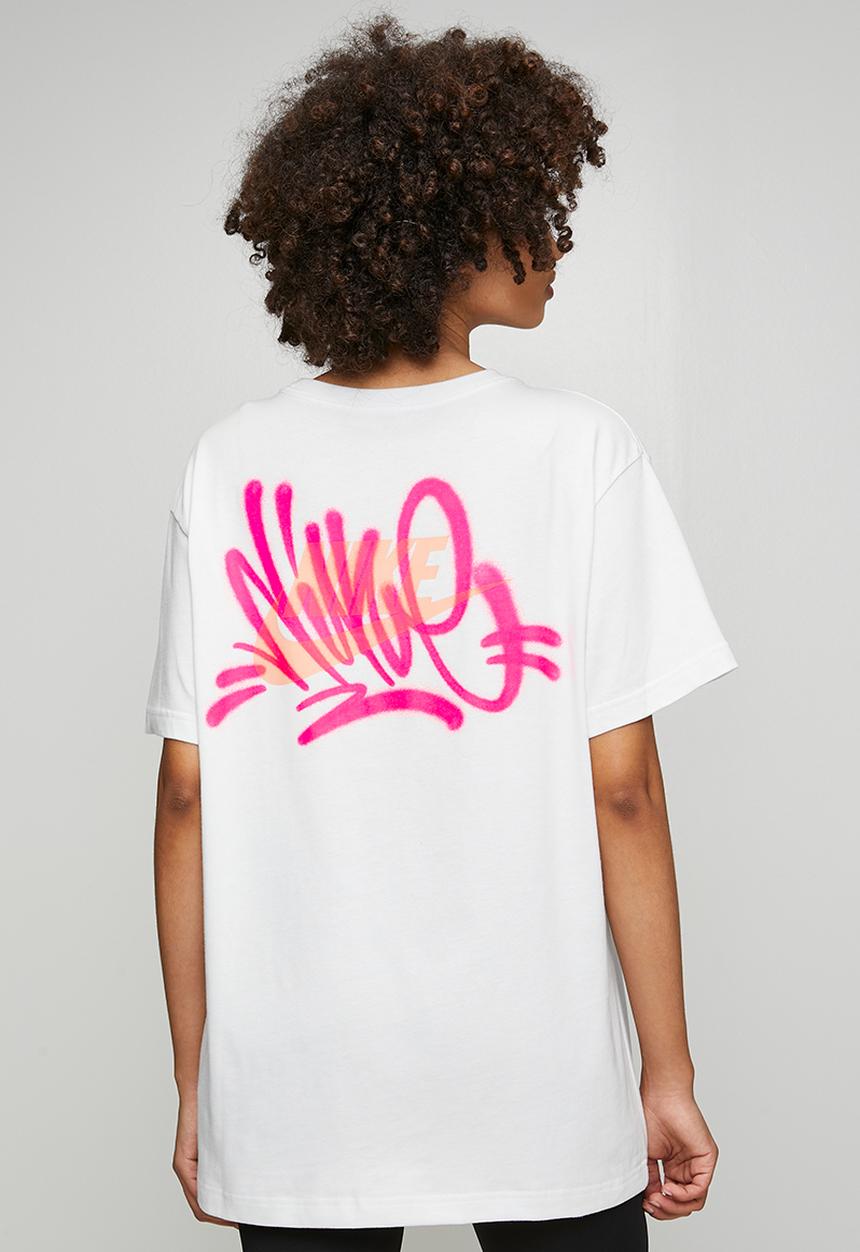 Nike - W Nsw Nk Clsc Bf Tee Grf2 - Summit White