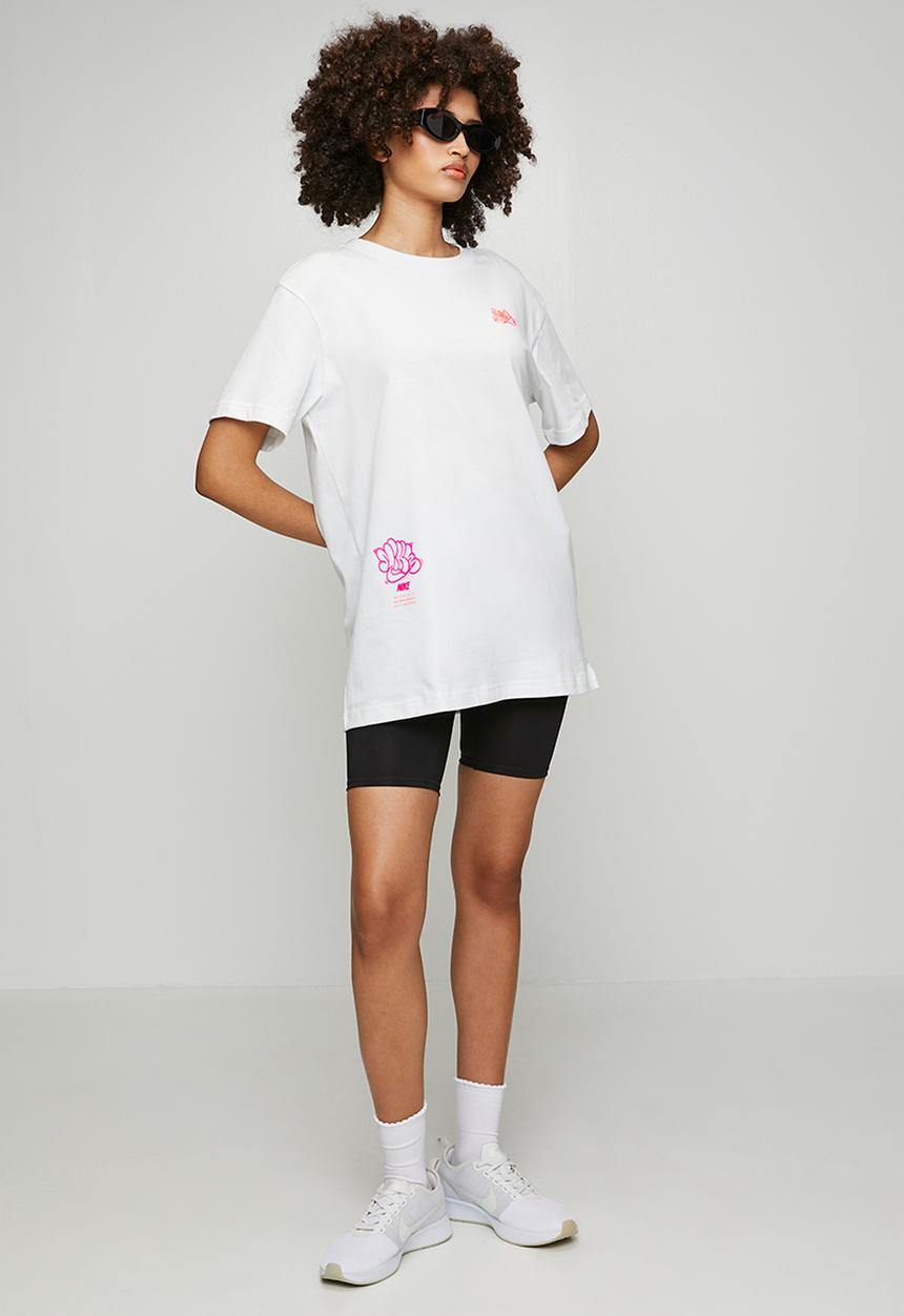 Nike - W Nsw Nk Clsc Bf Tee Grf2 - Summit White
