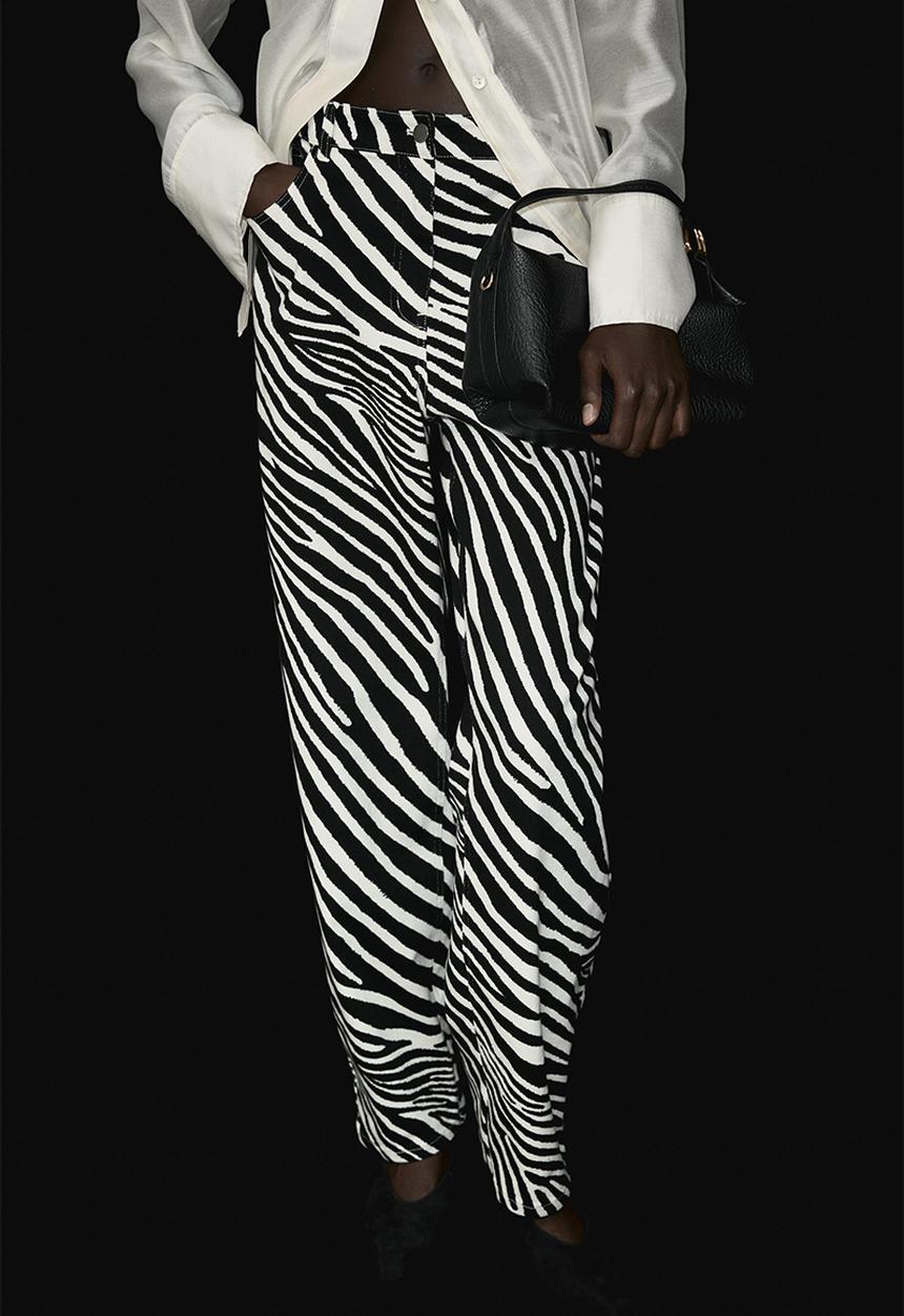 H&M - Barrel-leg twill trousers - black/zebra print