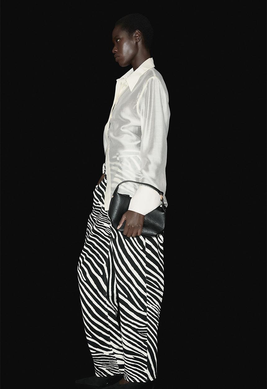 H&M - Barrel-leg twill trousers - black/zebra print