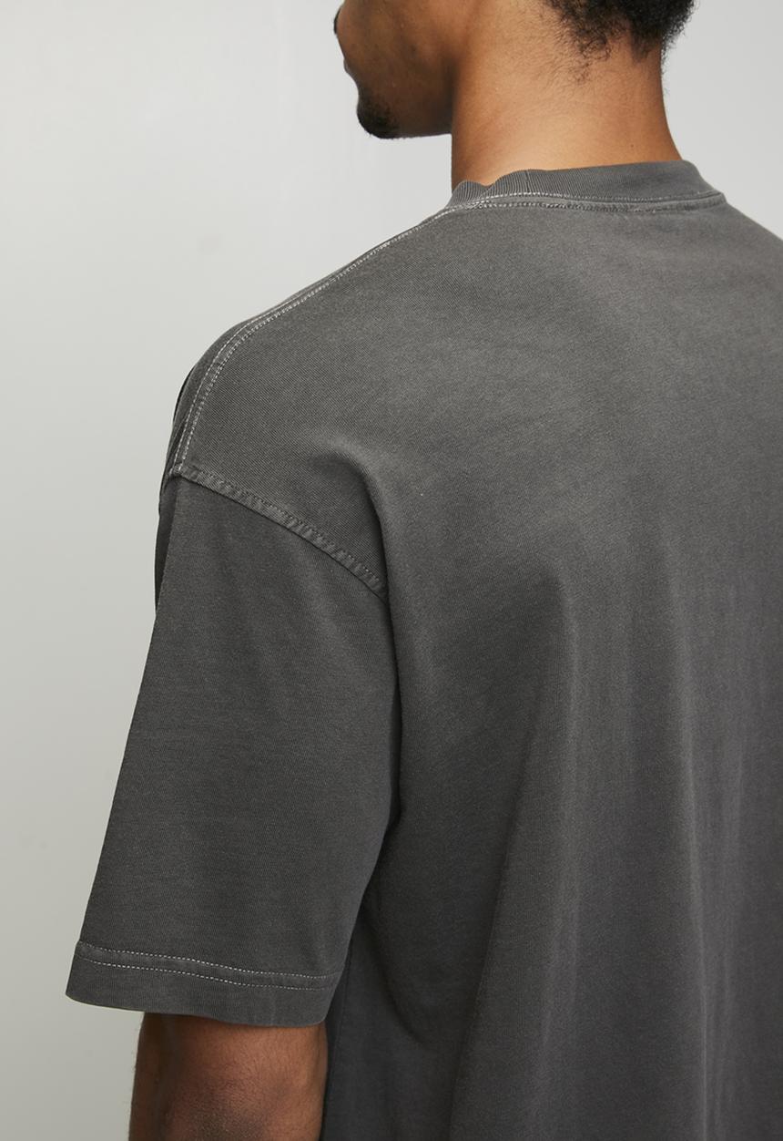 adidas Originals - ELEVATED GFX Tee E - BLACK