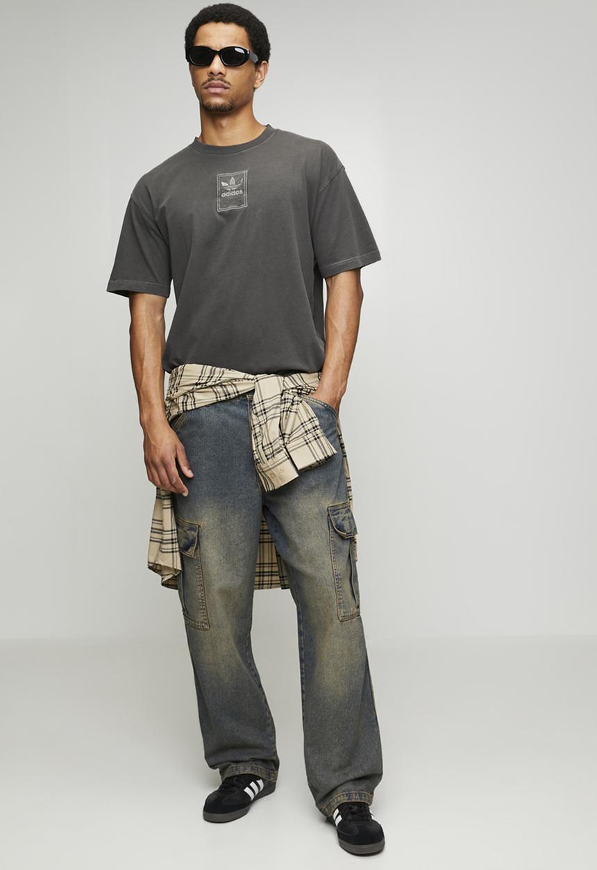 adidas Originals - ELEVATED GFX Tee E - BLACK