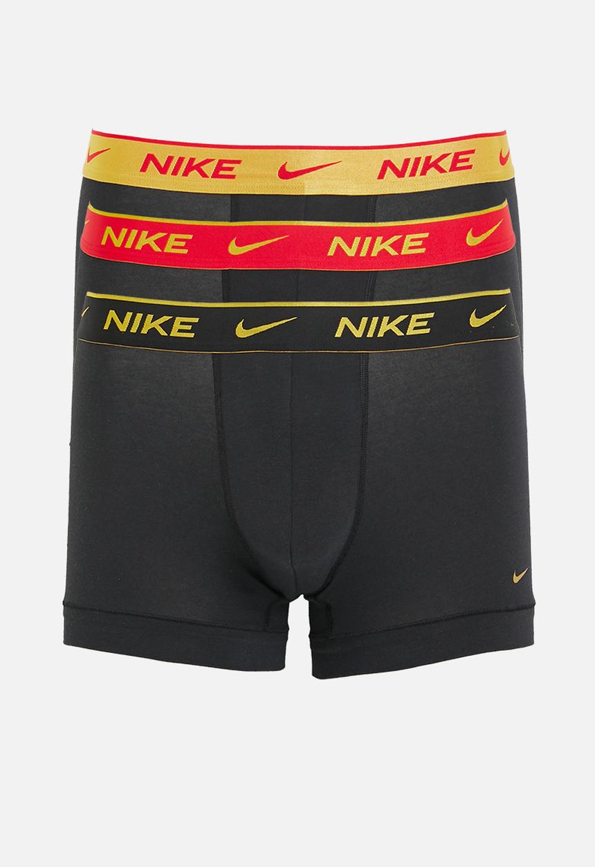 Nike - KE1008-Men's Dri-Fit Everyday Cotton Trunk 3 Pack - BLK UNI RED/WHEAT GLD/BLK HIG