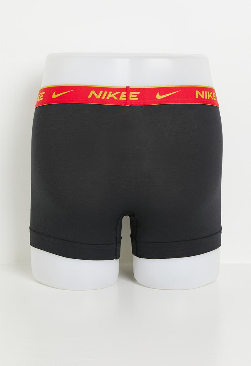 Nike - KE1008-Men's Dri-Fit Everyday Cotton Trunk 3 Pack - BLK UNI RED/WHEAT GLD/BLK HIG