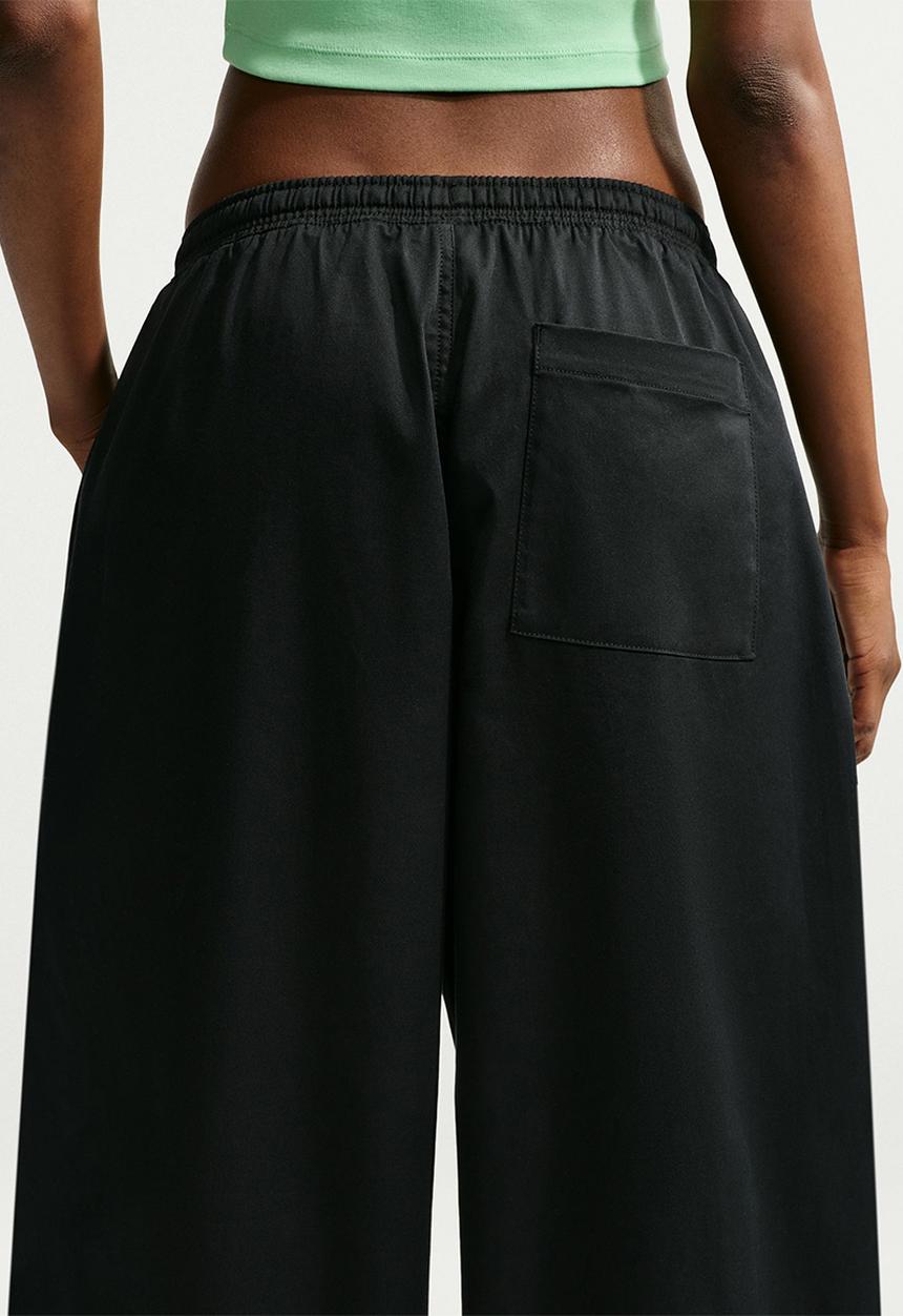 Nike - W Nk Street Utlty Wvn Os Pant - Black/Black