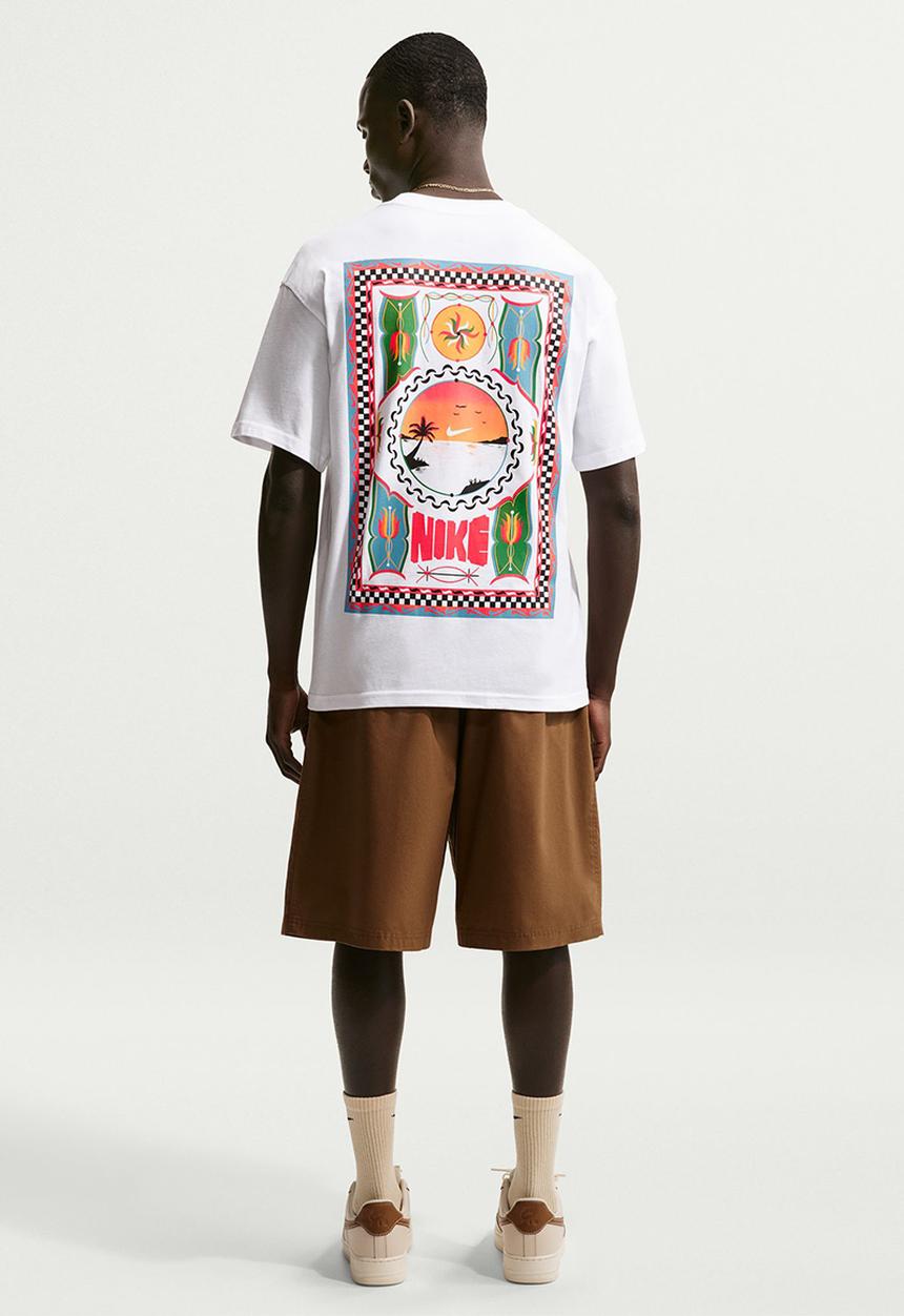 Nike -  "Palm Tree"  Loose-Fit T-Shirt - White/Ass