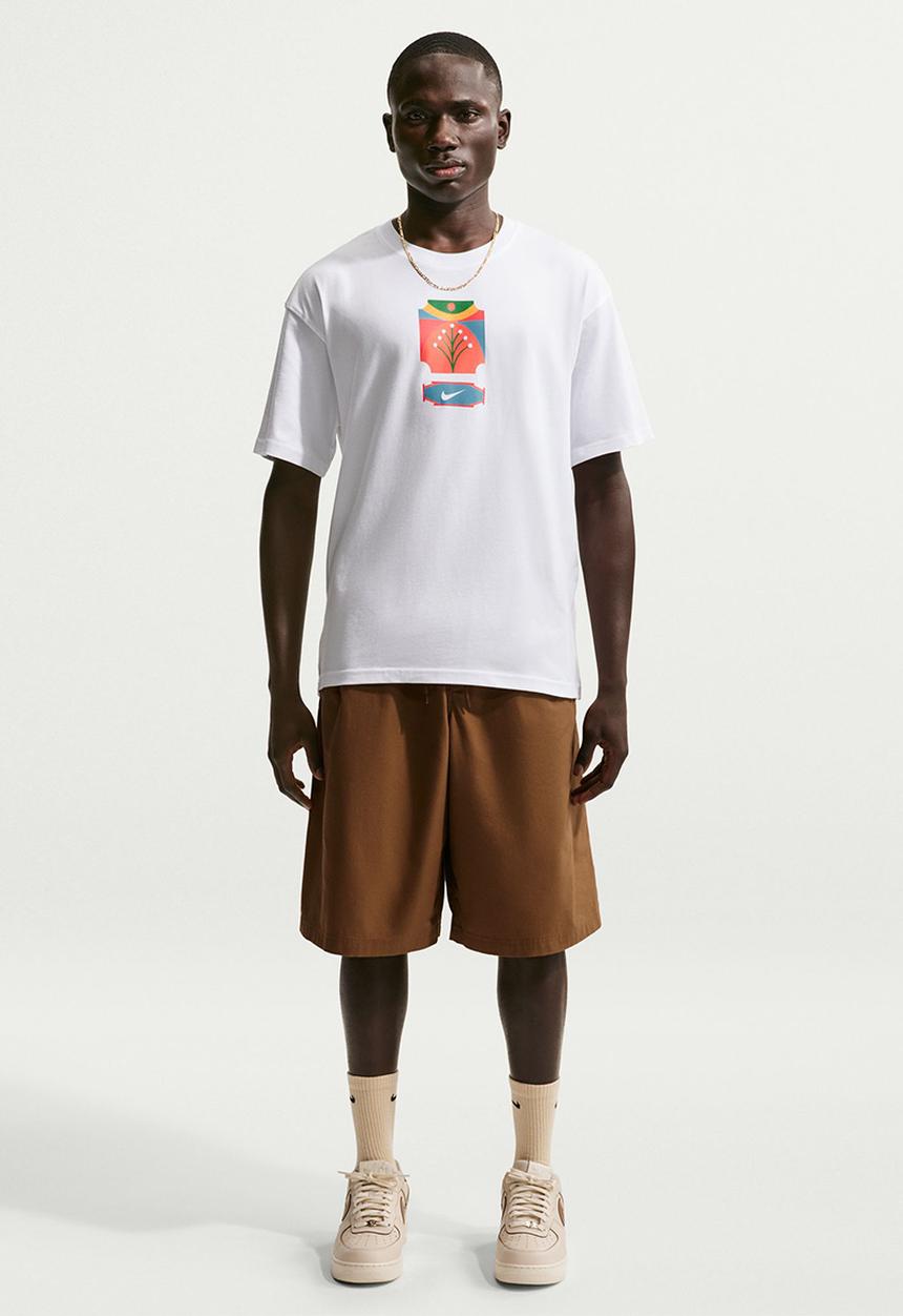 Nike -  "Palm Tree"  Loose-Fit T-Shirt - White/Ass