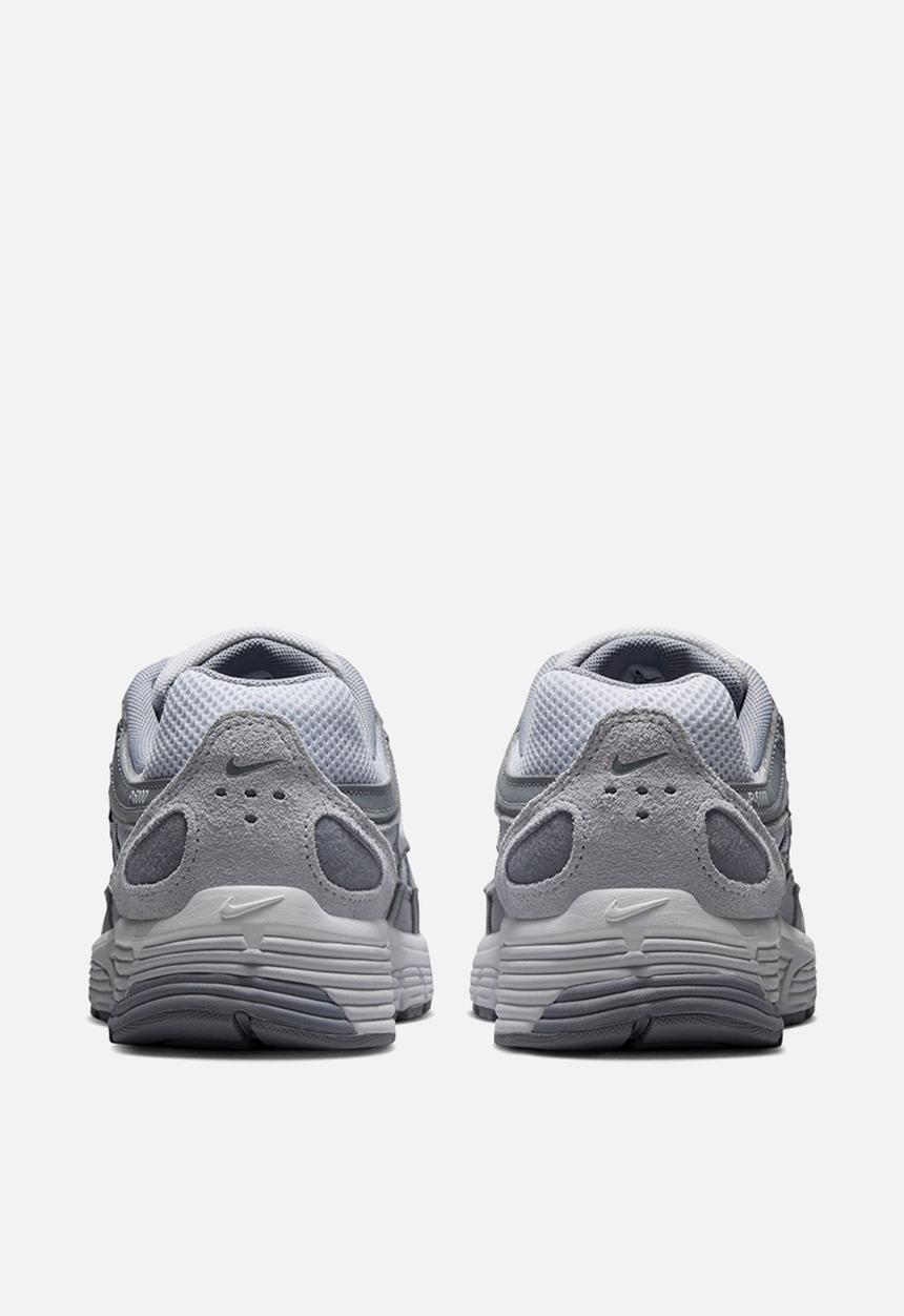 Nike - Nike P-6000