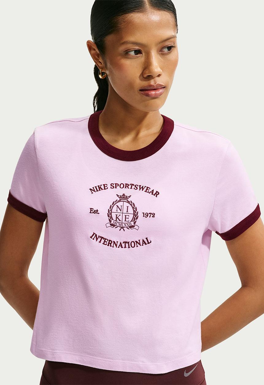 Nike - W Nsw Nk Clb  Rngr Tee Crst - Bleached Lilac/Mystic Dates