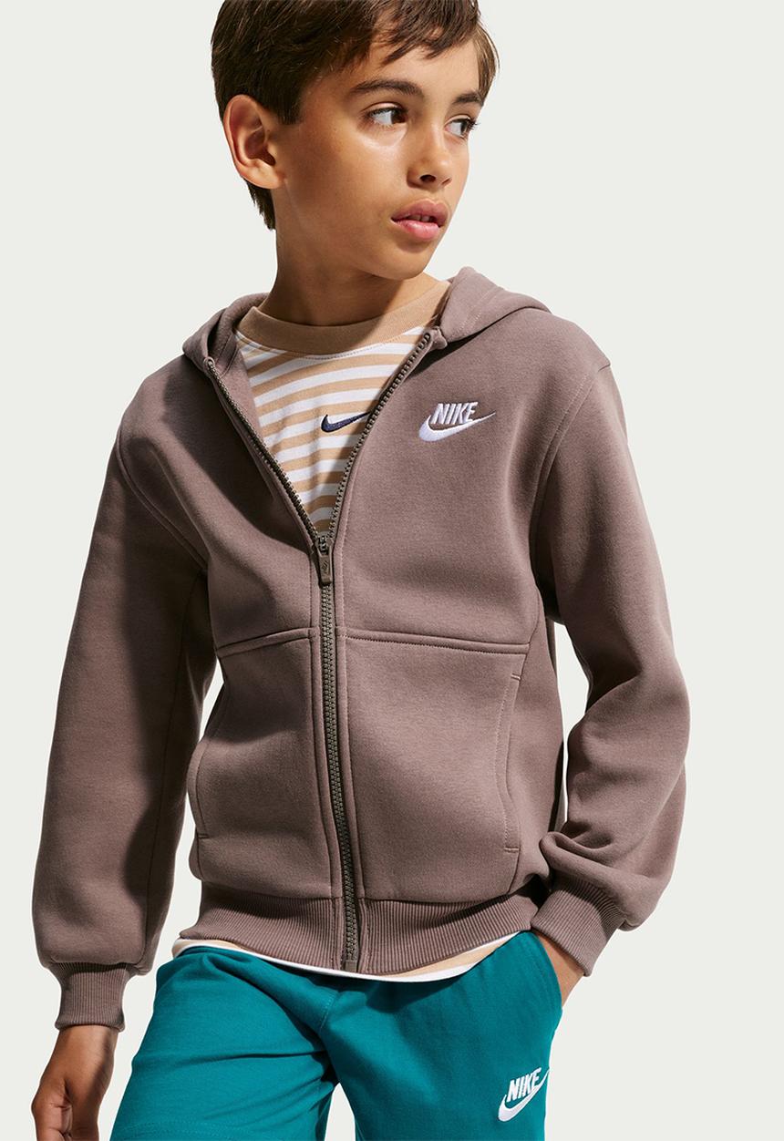 Nike - Kids 6" knit shorts