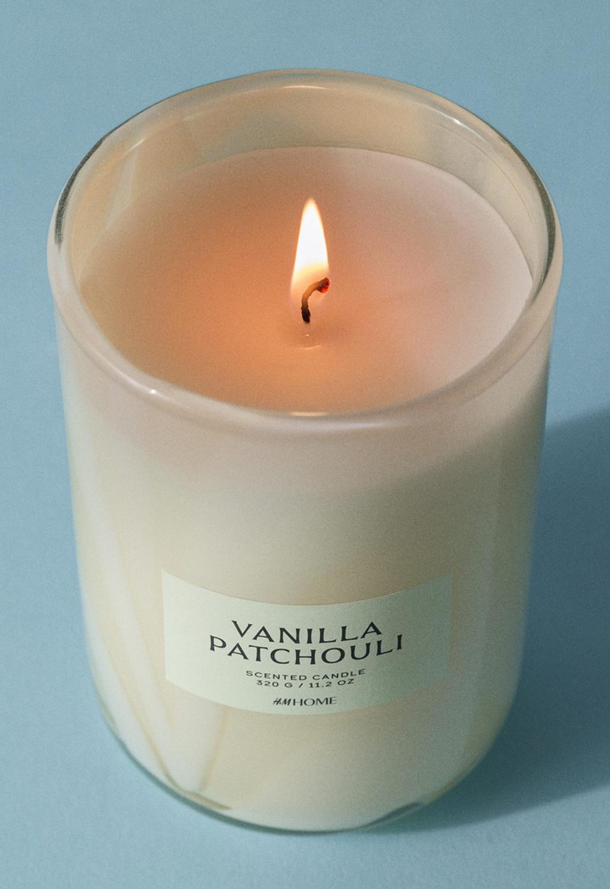 H&M - Scented candle in glass holder - vanilla patchouli