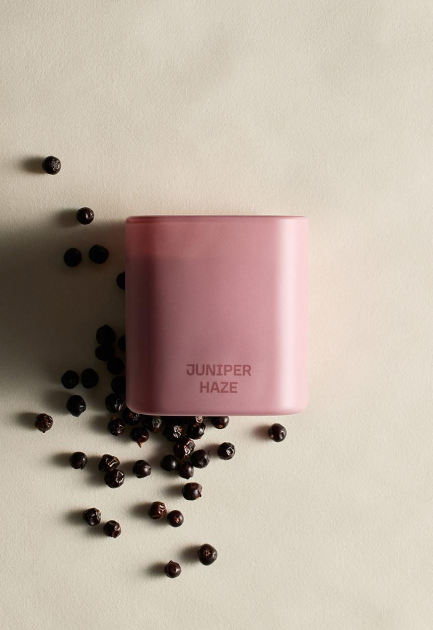 H&M - Scented candle in glass holder - juniper haze