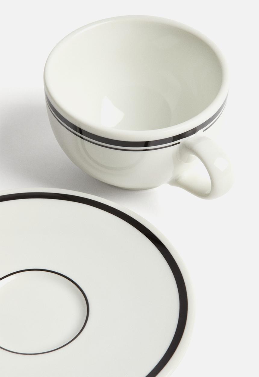 H&M - Cappuccino cup and saucer - white/black