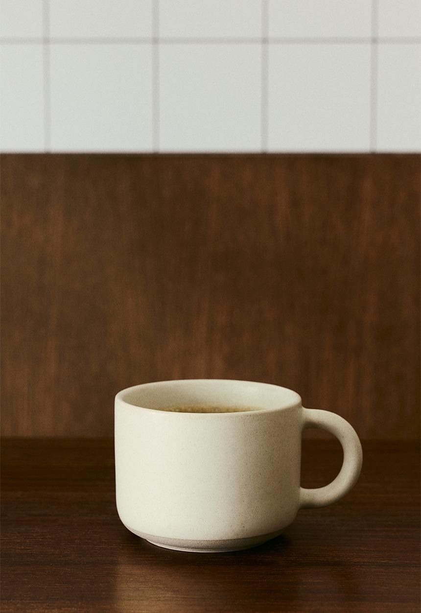 H&M - Reactive-glaze stoneware mug - light beige
