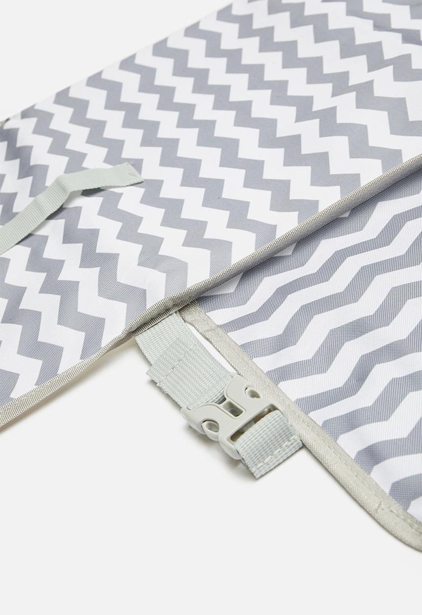 Pop Candy - Foldable diaper changing mat - grey chevron