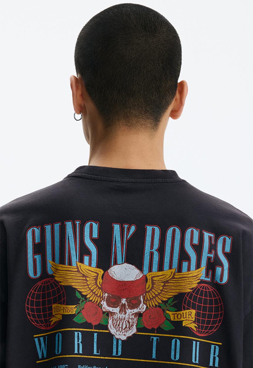 H&M - Oversized fit t-shirt - black/guns n' roses