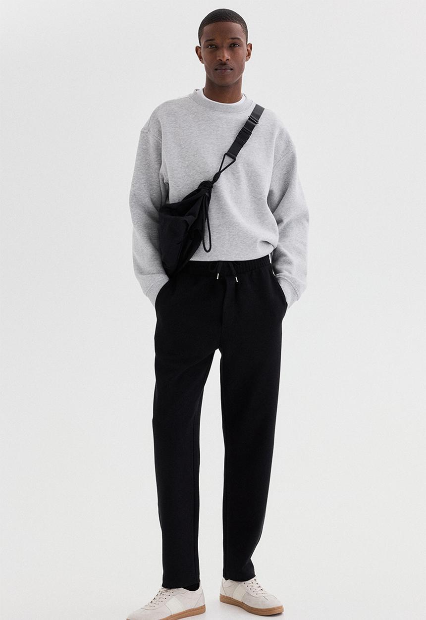 H&M - Regular fit joggers - black