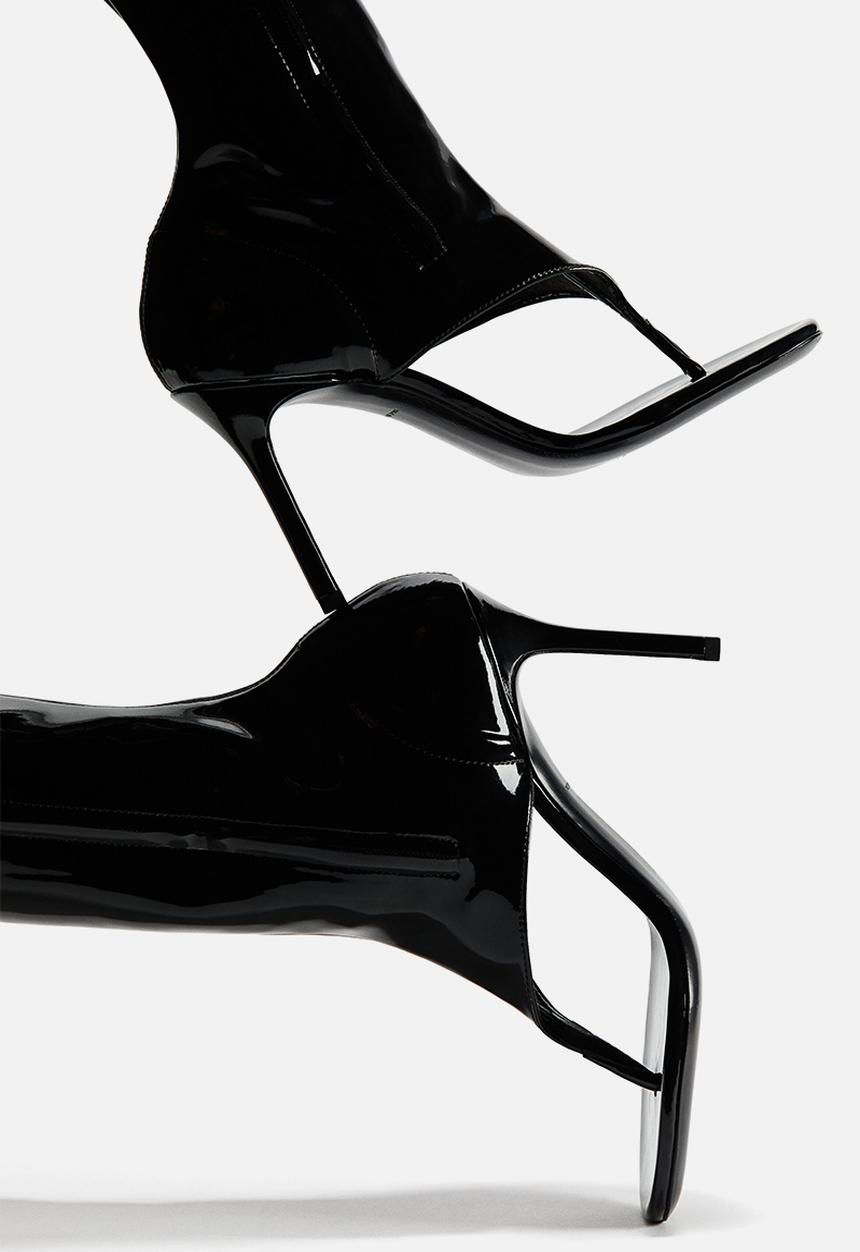 H&M - WARDROBE.NYC H&M:  Cut-out leather sock boots - black