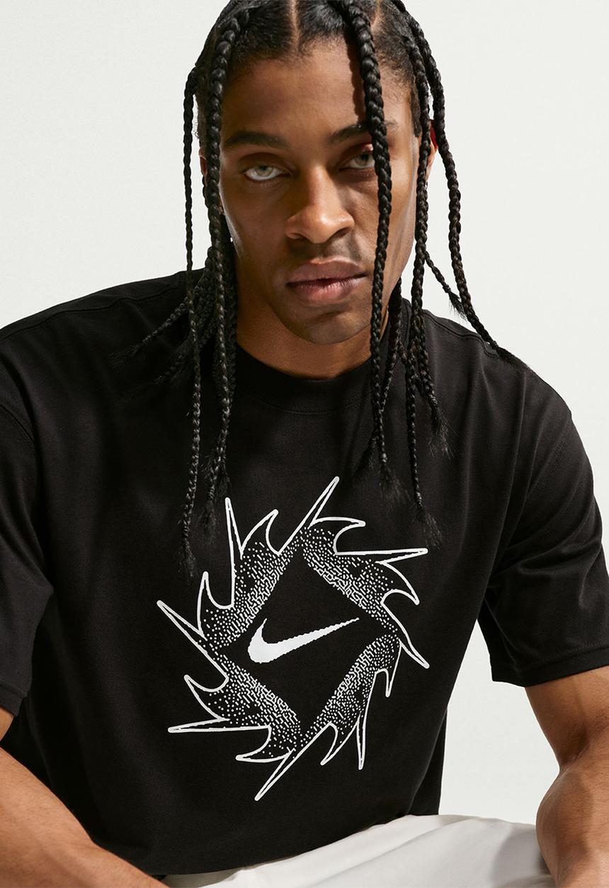 Nike - NSW Loose Fit Swoosh T-Shirt - Black