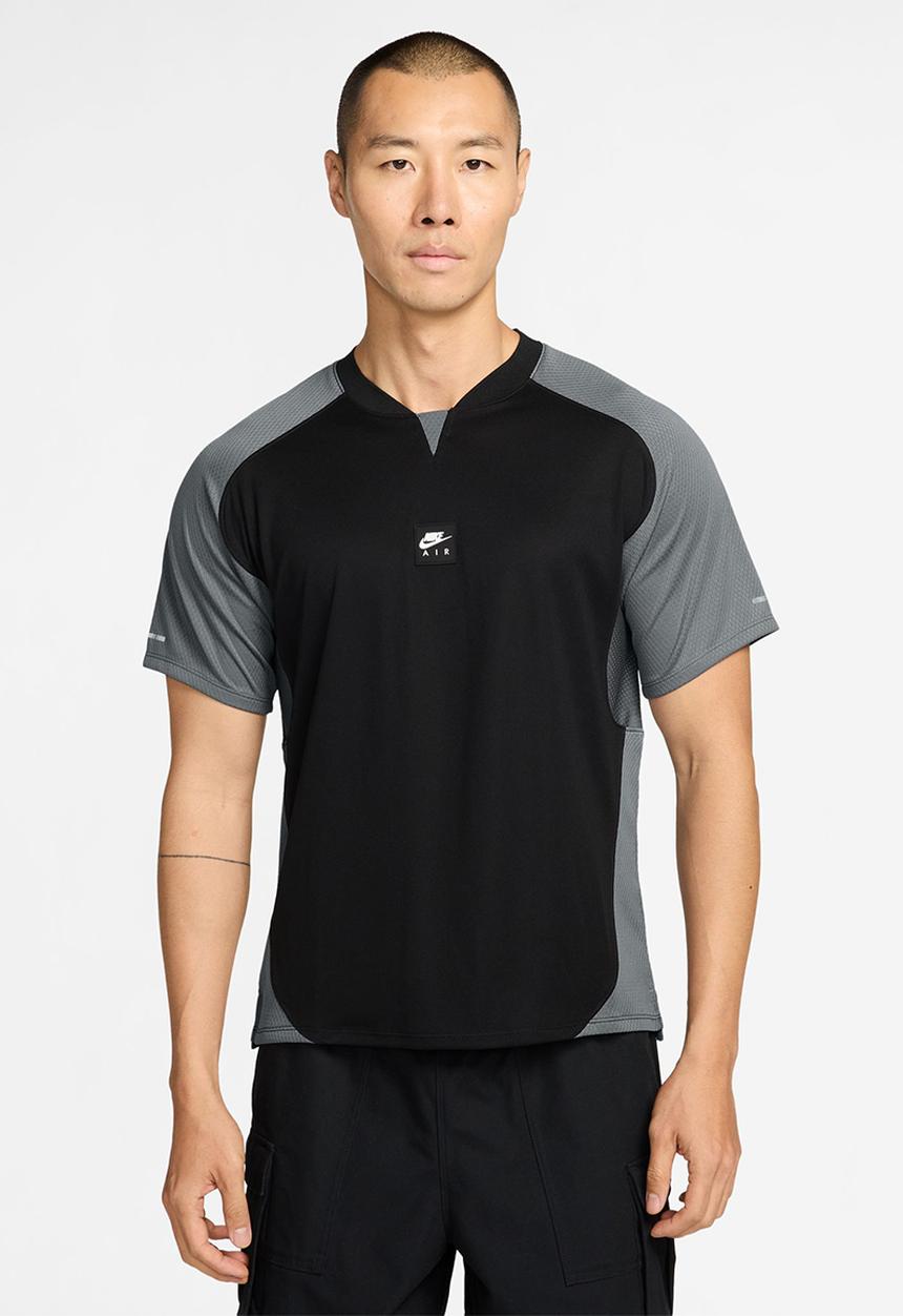 Nike - Air Wing SS Top - Smoke Grey/Black