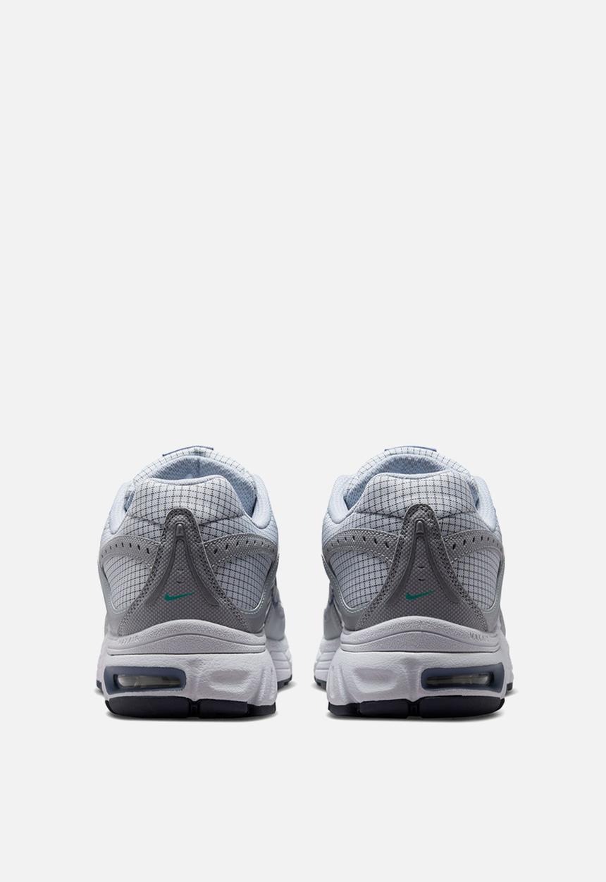 Nike - NIKE AIR MAX MOTO 2K