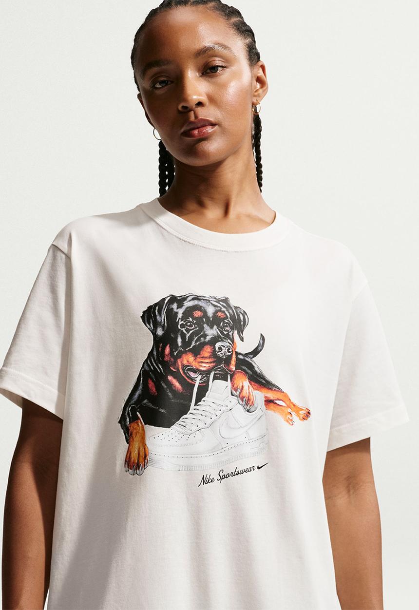 Nike - Women'S Boyfriend T-Shirt - Sail