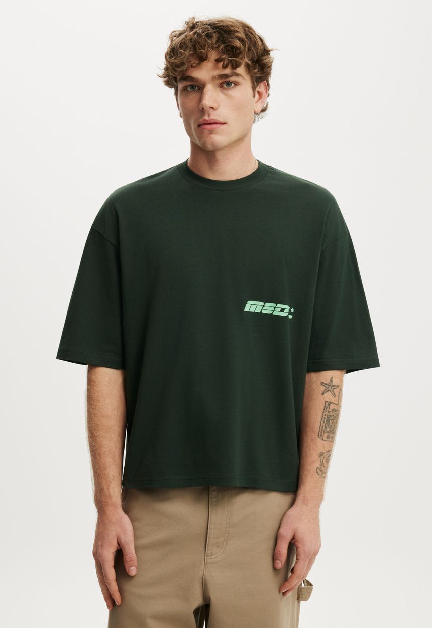 Cotton On - Cropped Fit Graphic T-shirt - Heritage Green/Logistics