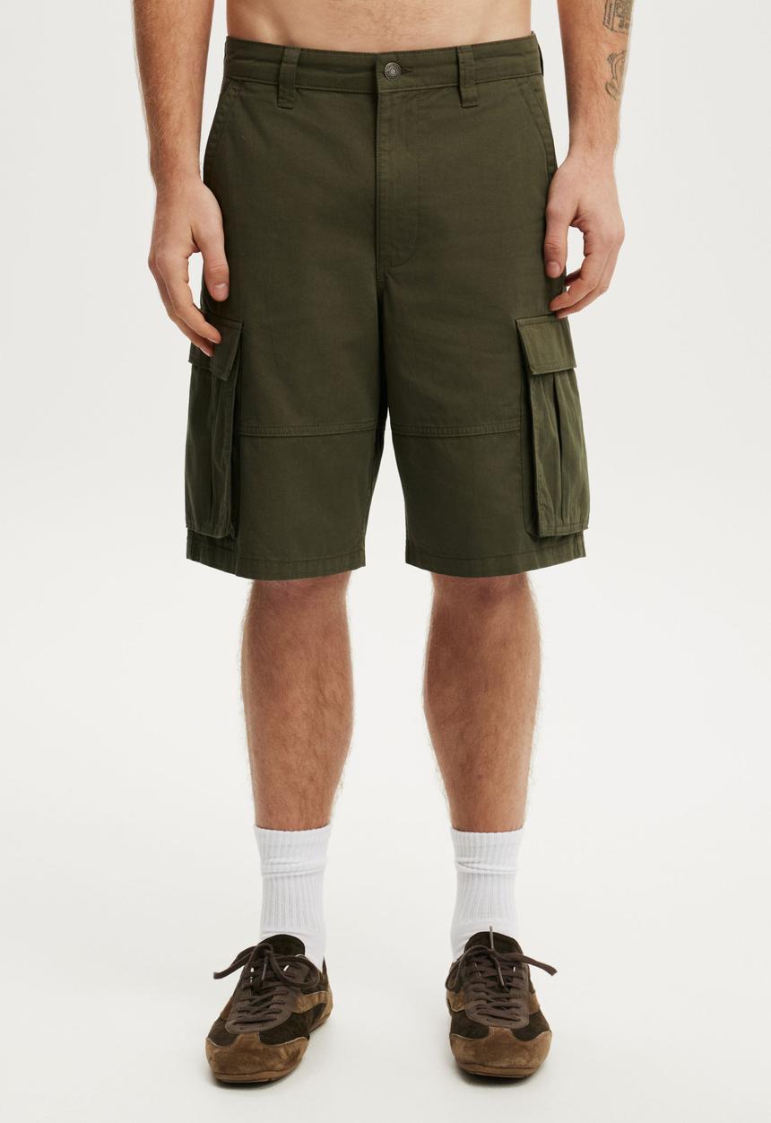 Cotton On - Baggy Cargo Short - Dark Military