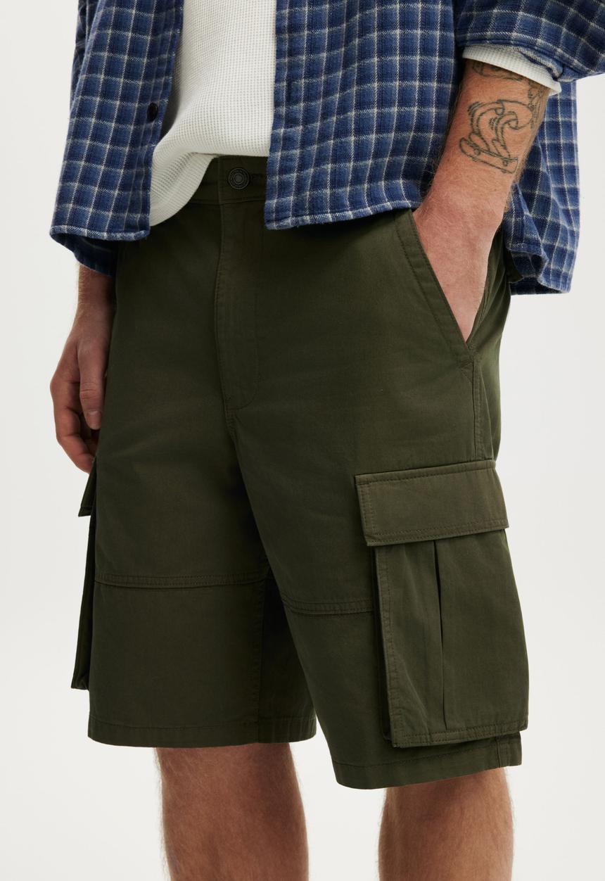 Cotton On - Baggy Cargo Short - Dark Military