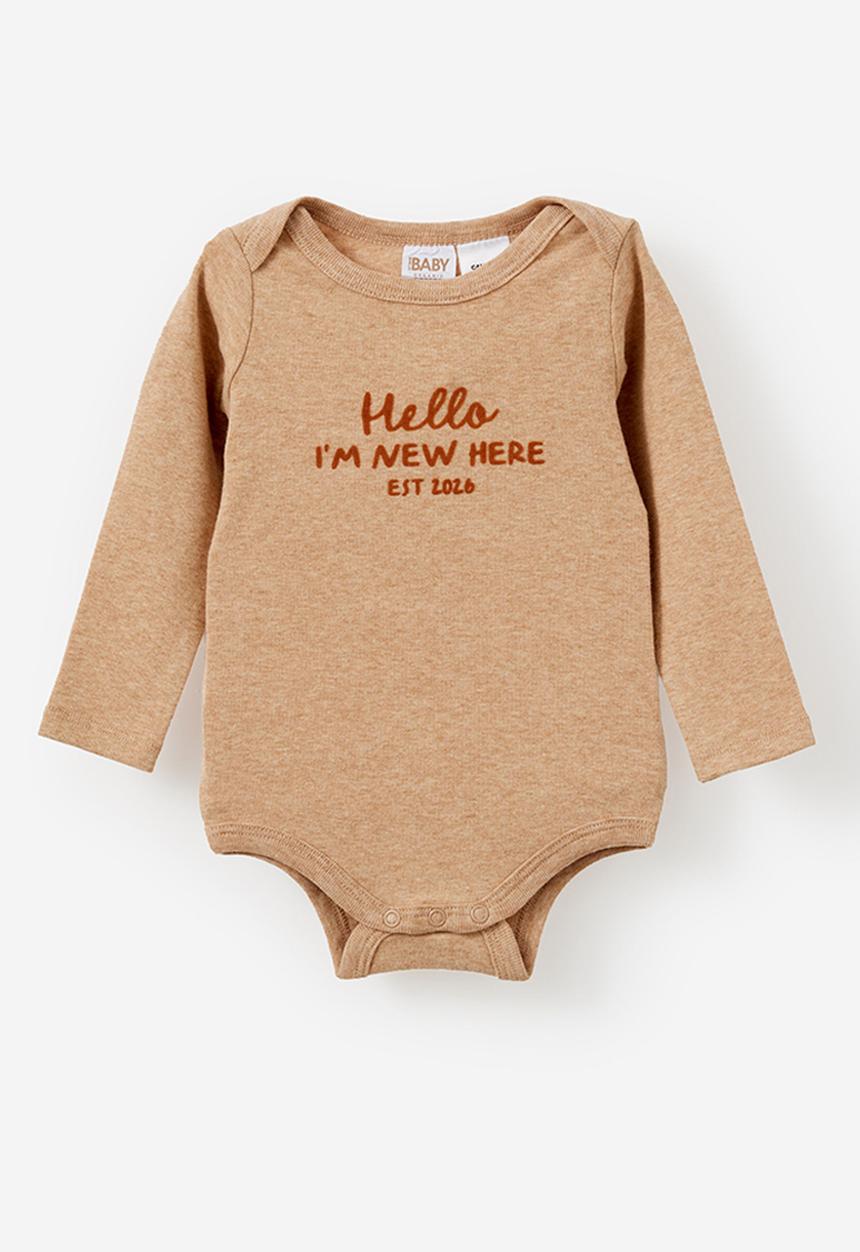 Cotton On - Organic Long Sleeve Bubbysuit - Caramel Fudge Marle/Hello