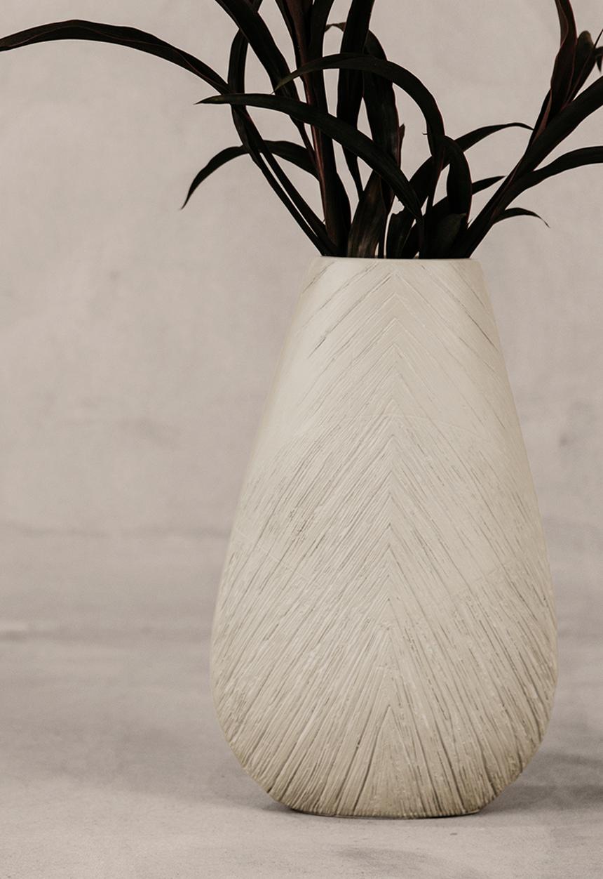 Noha - Amphora Vase